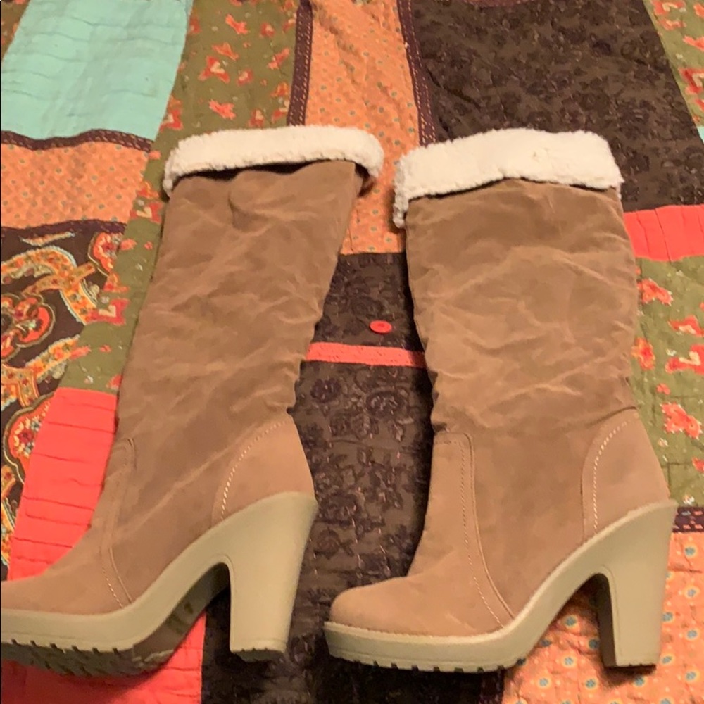 Warm faux shearling boots! Like new! 8
